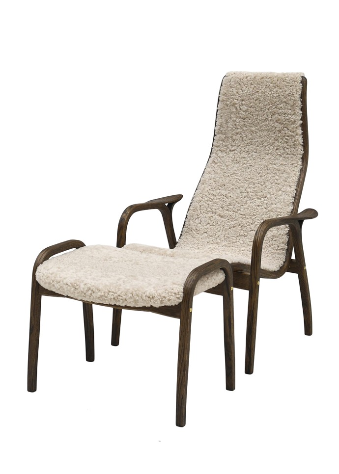 LAMINO Fåtölj inklusive pall Fårskinn Moonlight, Ek Rökoljad