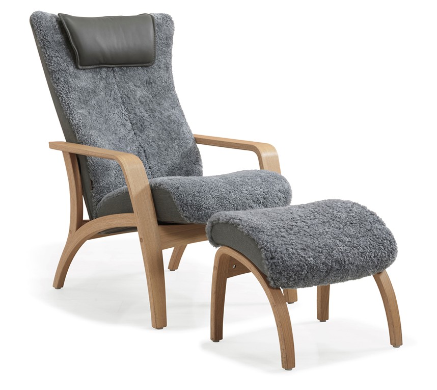 DELTA HARMONY ORGINAL Fåtölj inklusive pall Fårskinn grå. Ek oljad