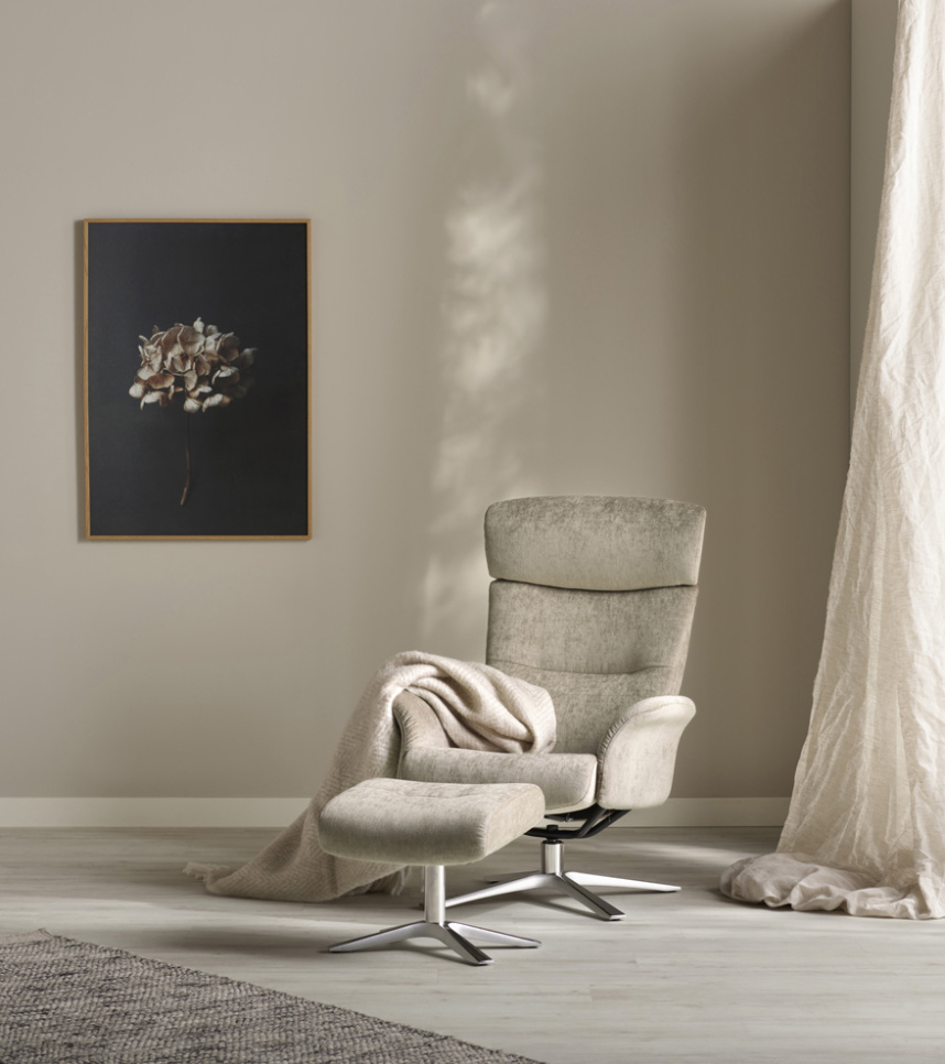 MASTER CLASSIC Fåtölj inklusive pall Tyg Evita Sand, Aluminium