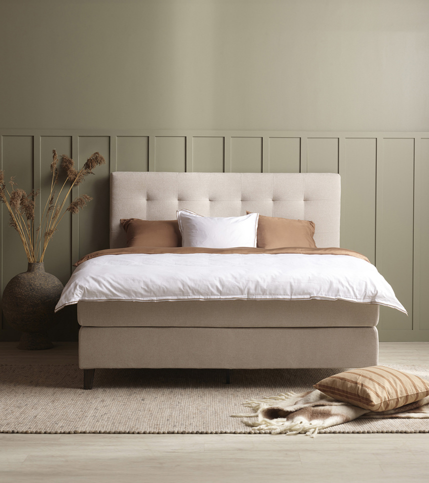 MOON 201 Kontinentalsäng 180x200 cm Medium/Fast inkl. bäddmadrass & ben. Gavel Nord. Tyg Toro Beige.